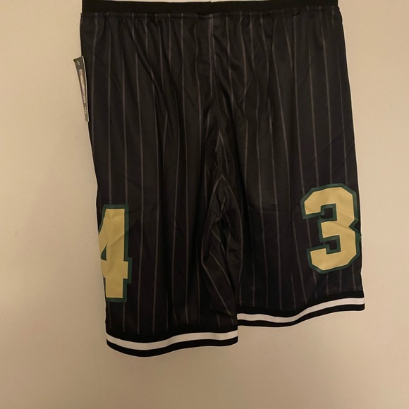 Men’s NBA Branded Milwaukee Bucks shorts - Picture 3 of 4